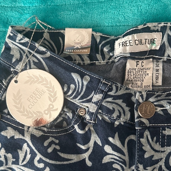 Free Culture Women's Blue Patterned Ombré Jeans - Picture 2 of 3